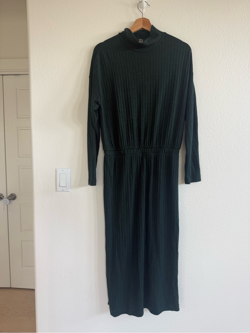 Old Navy Dark Green Ribbed Midi Dress with Mock Neck